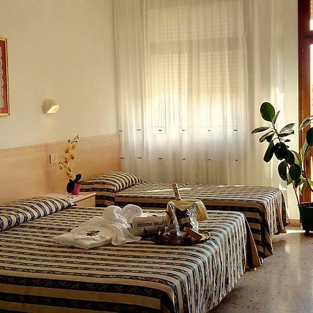 Centro Vacanze Cavallino Opera Nascimbeni Лидо ди Йезоло Екстериор снимка